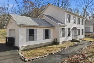 2312 Cramer Ct, Bushkill, PA 18324 - Photo 4