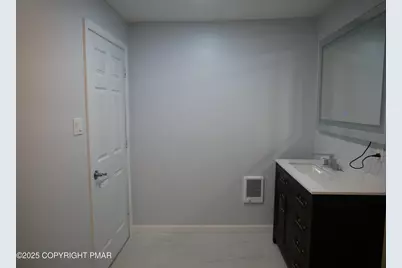  903 W Spruce St, Coal Township, PA 17866 - Photo 34