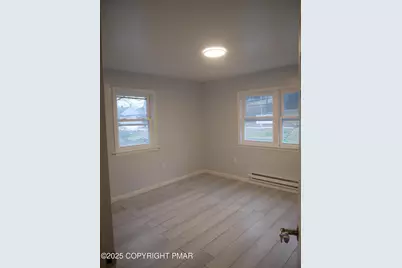  903 W Spruce St, Coal Township, PA 17866 - Photo 24