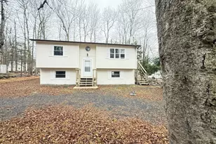 8066 Red Squirrel Dr, Tobyhanna, PA 18466 - Photo 2