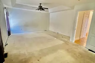 371 Joanne Ct, Bartonsville, PA 18321 - Photo 10