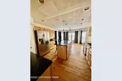  371 Joanne Court, Bartonsville, PA 18321 - Photo 4