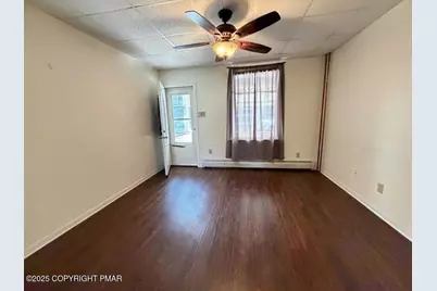  68 E Railroad Street, Nesquehoning, PA 18240 - Photo 6