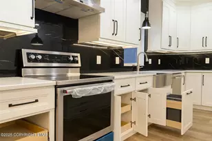 1131 Mink Ct, Bushkill, PA 18324 - Photo 12