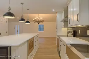 1131 Mink Ct, Bushkill, PA 18324 - Photo 6