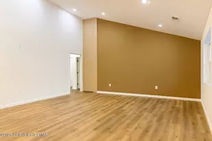 1131 Mink Ct, Bushkill, PA 18324 - Photo 4