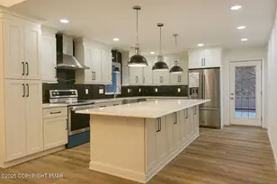 1131 Mink Ct, Bushkill, PA 18324 - Photo 8