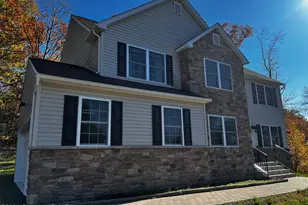 216 Swan Ct, East Stroudsburg, PA 18302 - Photo 4