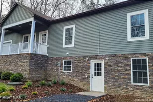 269 Stafford Dr, Bushkill, PA 18324 - Photo 1