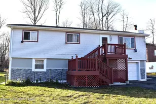 1647 Sunnyside Dr, Tobyhanna, PA 18466 - Photo 1
