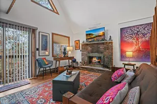 250 Brentwood Dr, Bushkill, PA 18324 - Photo 2