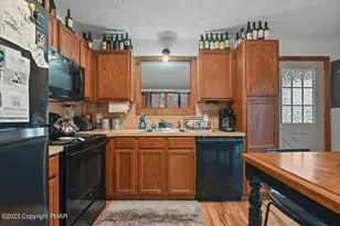 250 Brentwood Dr, Bushkill, PA 18324 - Photo 8