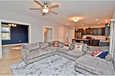  201 Amy Court, Stroudsburg, PA 18360 - Photo 10