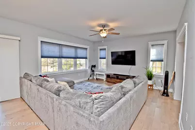  201 Amy Court, Stroudsburg, PA 18360 - Photo 8