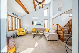 9 Gregory Pl, Lake Harmony, PA 18624 - Photo 4