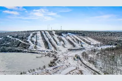  9 Gregory Place, Lake Harmony, PA 18624 - Photo 2