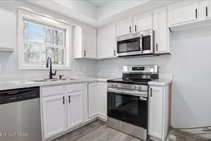 1397 Bear Dr, Bushkill, PA 18324 - Photo 10
