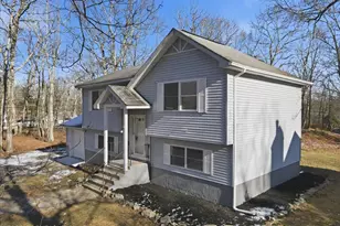 1397 Bear Dr, Bushkill, PA 18324 - Photo 4