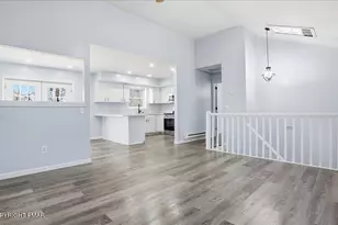 1397 Bear Dr, Bushkill, PA 18324 - Photo 6