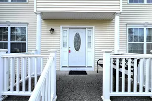 214 Kensington Dr, Bushkill, PA 18324 - Photo 4