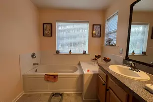 214 Kensington Dr, Bushkill, PA 18324 - Photo 38