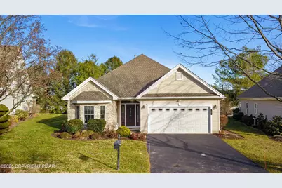  60 Glenmoor Circle, Easton, PA 18045 - Photo 2