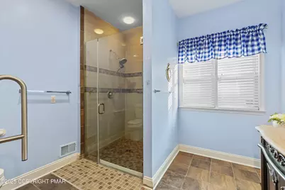  60 Glenmoor Circle, Easton, PA 18045 - Photo 24