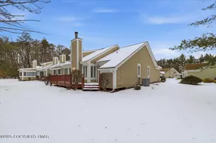 23 Turtle Wy, Stroudsburg, PA 18360 - Photo 2