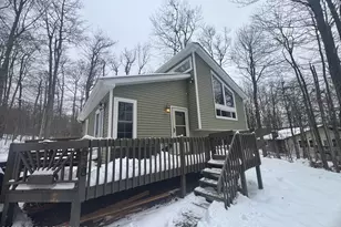 9870 Deerwood Dr, Coolbaugh Township, PA 18466 - Photo 2