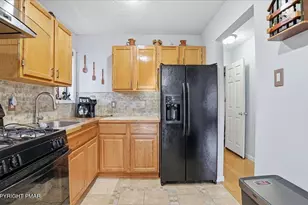 109 Saunders Dr, Bushkill, PA 18324 - Photo 16