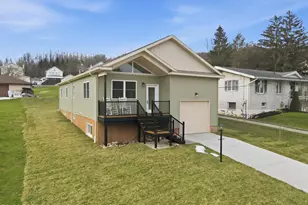 1270 Franklin St, Old Forge, PA 18518 - Photo 2