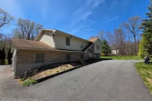 452 Hemlock Dr, Tobyhanna, PA 18466 - Photo 4