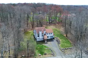153 Thornapple Ln, Tobyhanna, PA 18466 - Photo 2