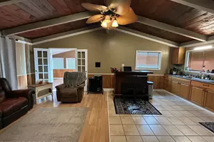 1243 Golden Slipper Rd, Bartonsville, PA 18321 - Photo 4