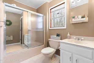 462 Country Pl Dr, Tobyhanna, PA 18466 - Photo 16