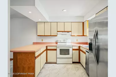  270 Oakenshield Drive, Tamiment, PA 18371 - Photo 10