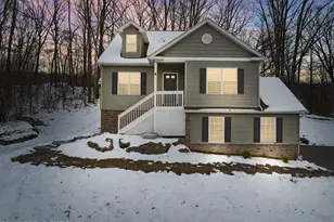 320 Reagan Dr, East Stroudsburg, PA 18301 - Photo 1