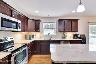  320 Reagan Drive, East Stroudsburg, PA 18301 - Photo 6