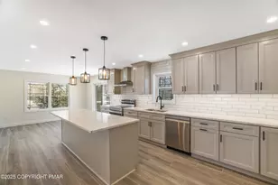 14 Stonegate Ct, Mount Pocono, PA 18344 - Photo 10