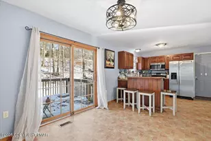 106 Ashley Ct, Bushkill, PA 18324 - Photo 10