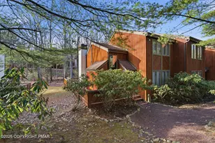 54 Doe Run, Lake Harmony, PA 18624 - Photo 2