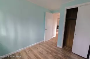 17 Hilltop Cir, East Stroudsburg, PA 18302 - Photo 8