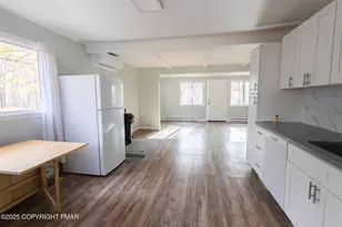 17 Hilltop Cir, East Stroudsburg, PA 18302 - Photo 4