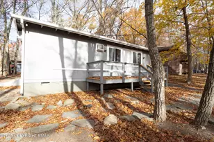 17 Hilltop Cir, East Stroudsburg, PA 18302 - Photo 2