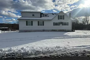 124 Greenview Dr, Brodheadsville, PA 18322 - Photo 1