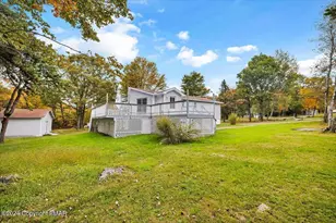 1456 Allegheny Dr, Blakeslee, PA 18610 - Photo 6