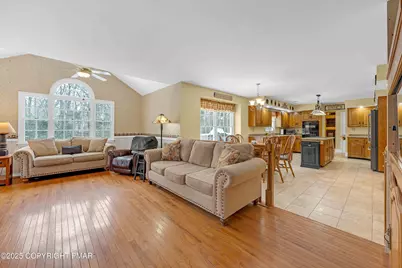  210 Evergreen Court, Saylorsburg, PA 18353 - Photo 8