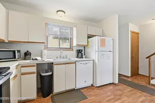 227 Cross Country Ln, Tannersville, PA 18372 - Photo 8