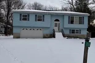 1216 Thunder Dr, Pocono Summit, PA 18346 - Photo 2