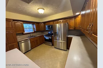  122 Deep Woods Lane, Stroudsburg, PA 18360 - Photo 6